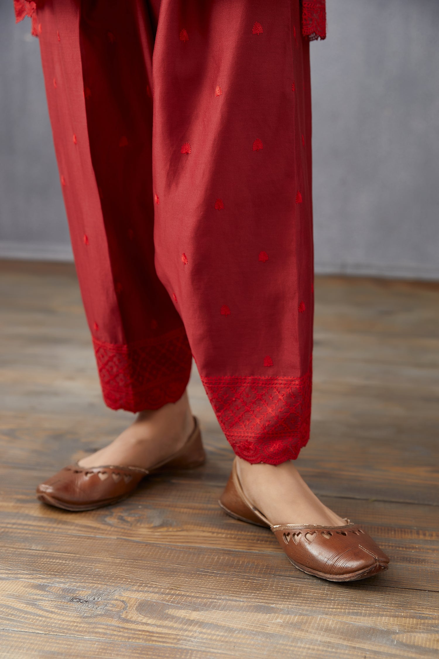 Surkh Sloka Kurta Set