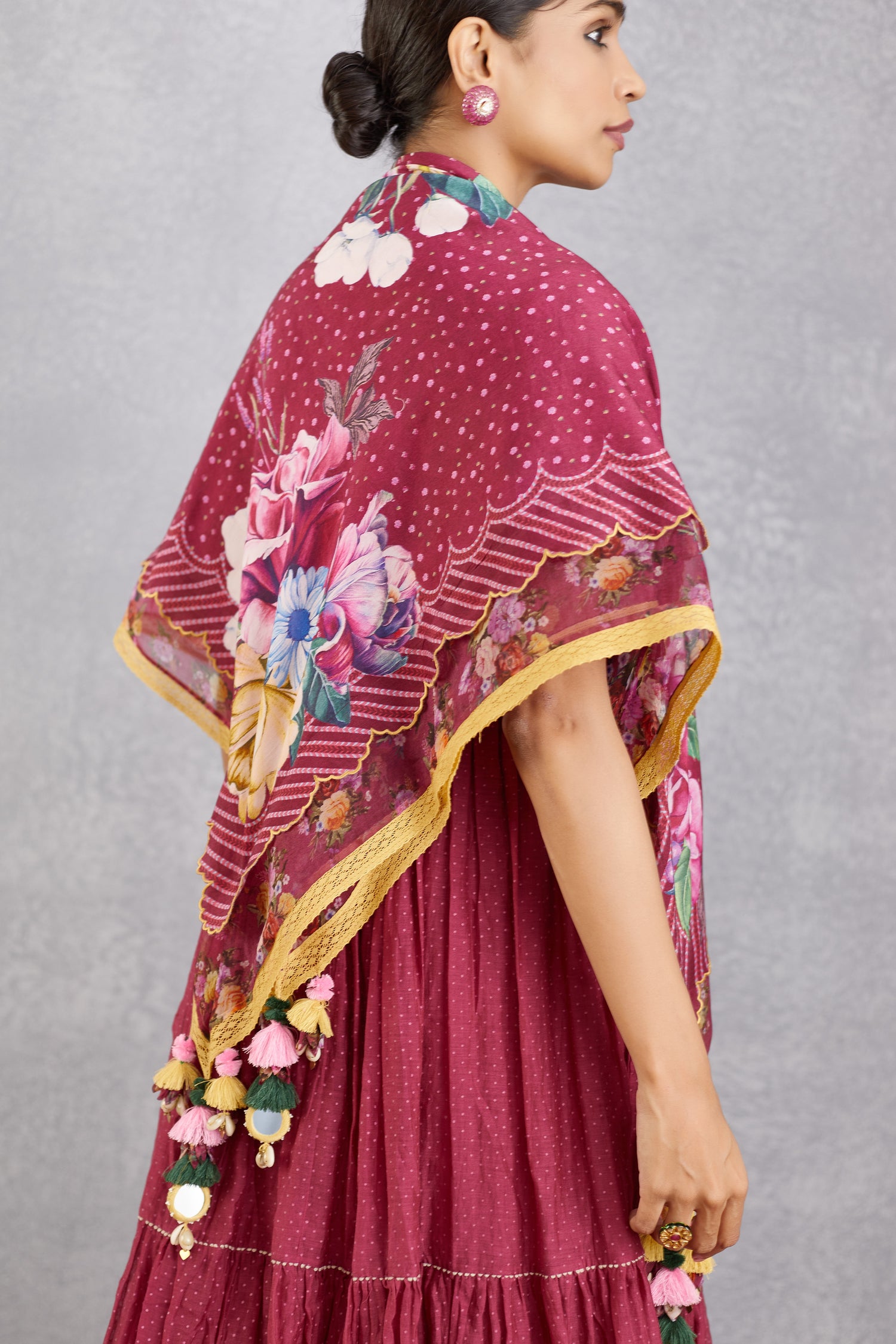 Manika Chokor Guncha Scarf