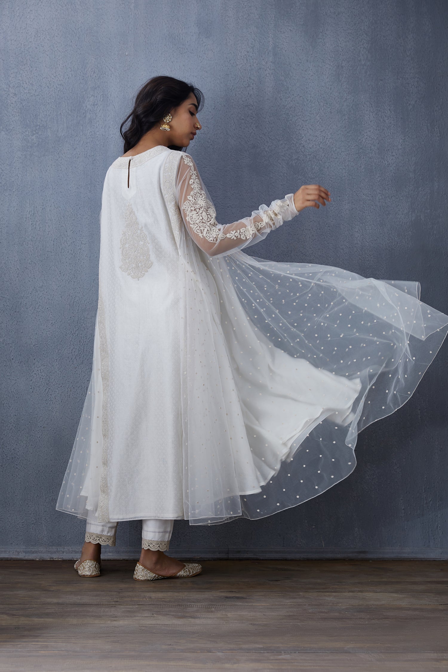 Swetah Arna Kurta Set