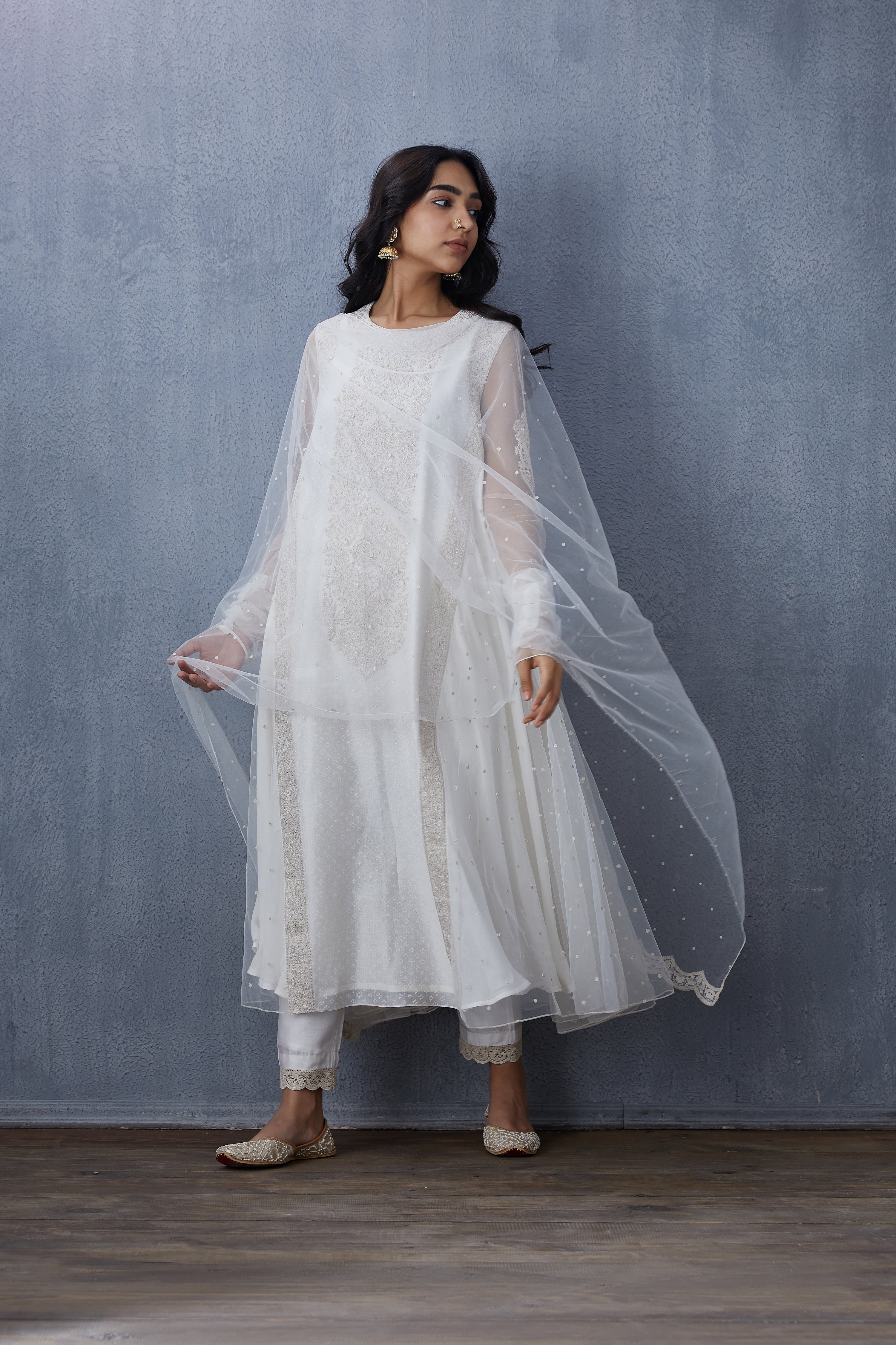 Swetah Arna Kurta Set