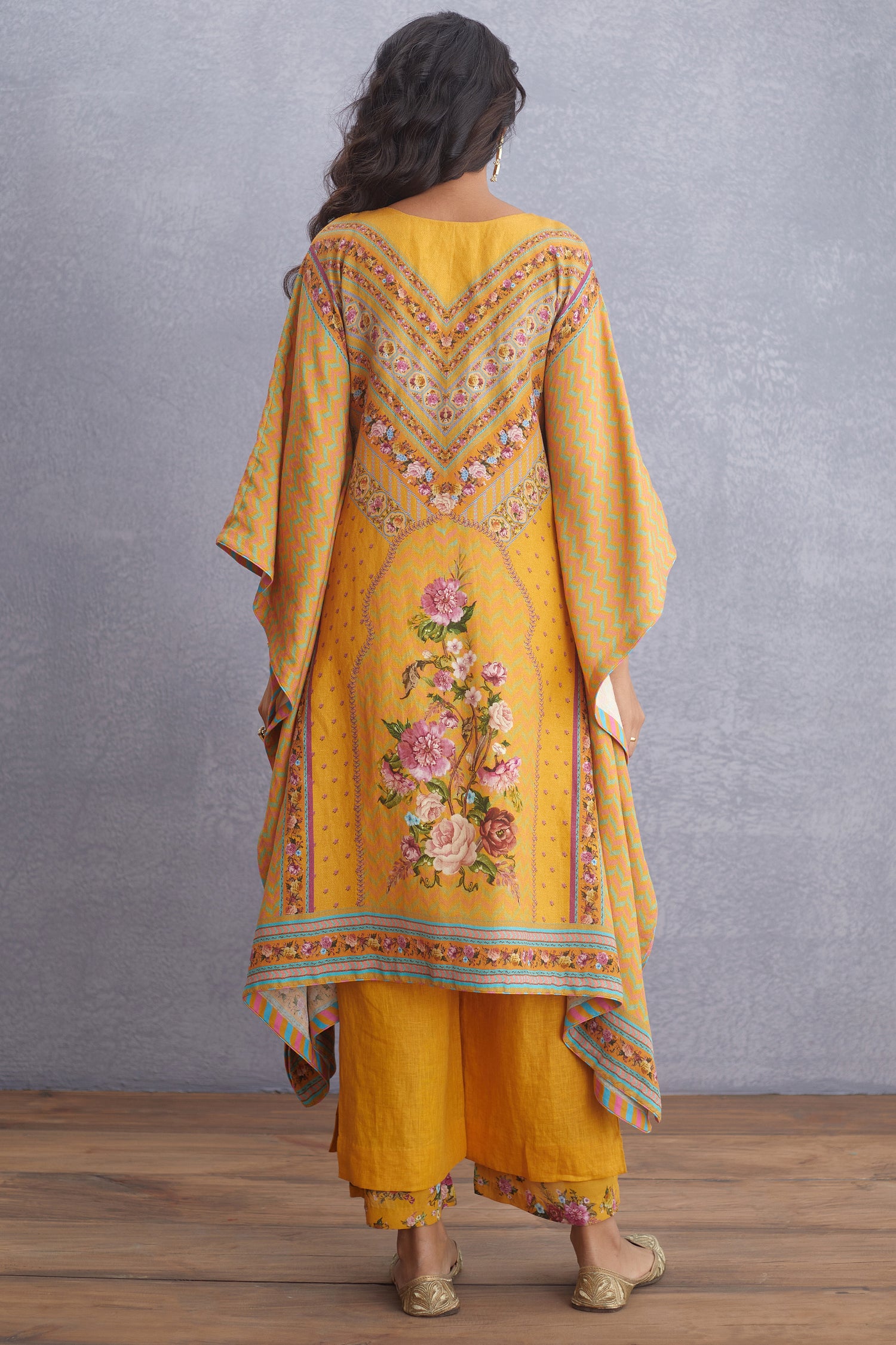 Sunehra Nazreen Kaftan Set