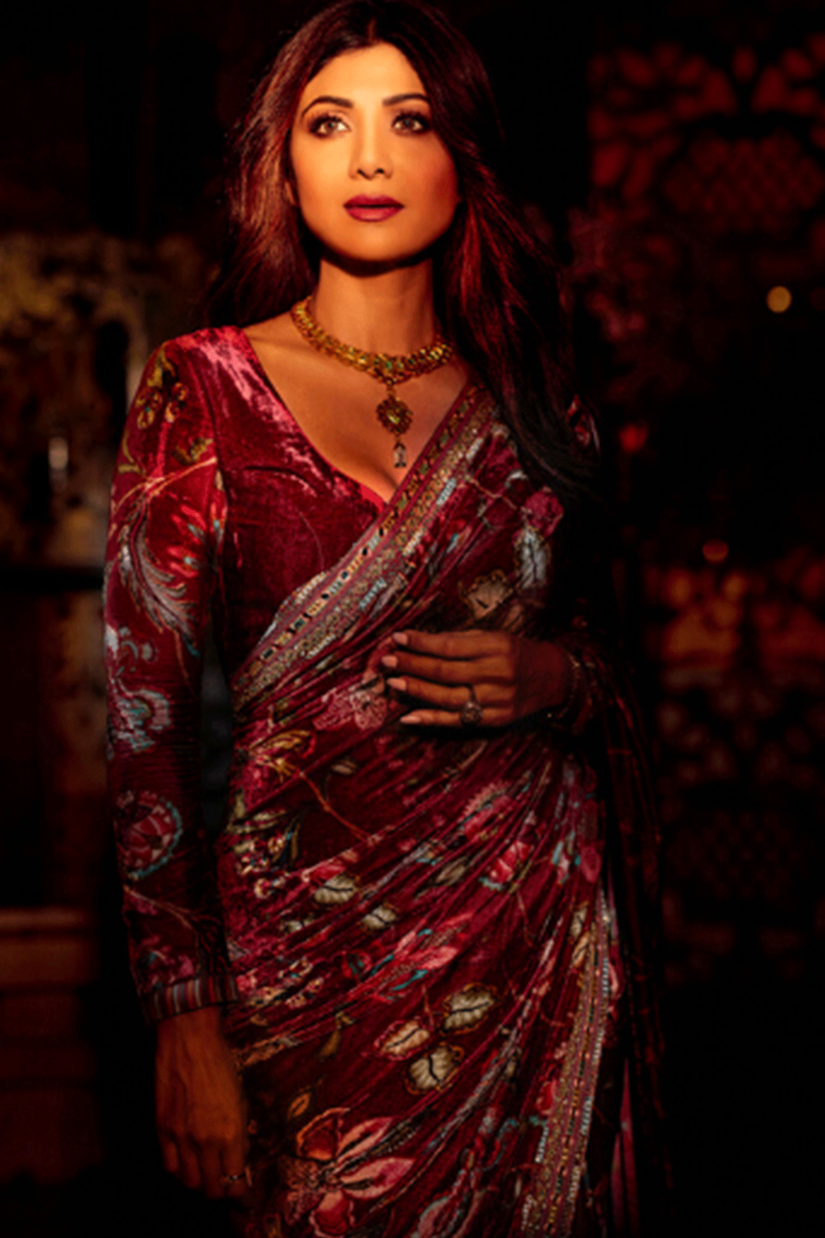 Shilpa Shetty Kundra in our Gudhal Makhmal Pallu Sheesha Revathi Saree Set